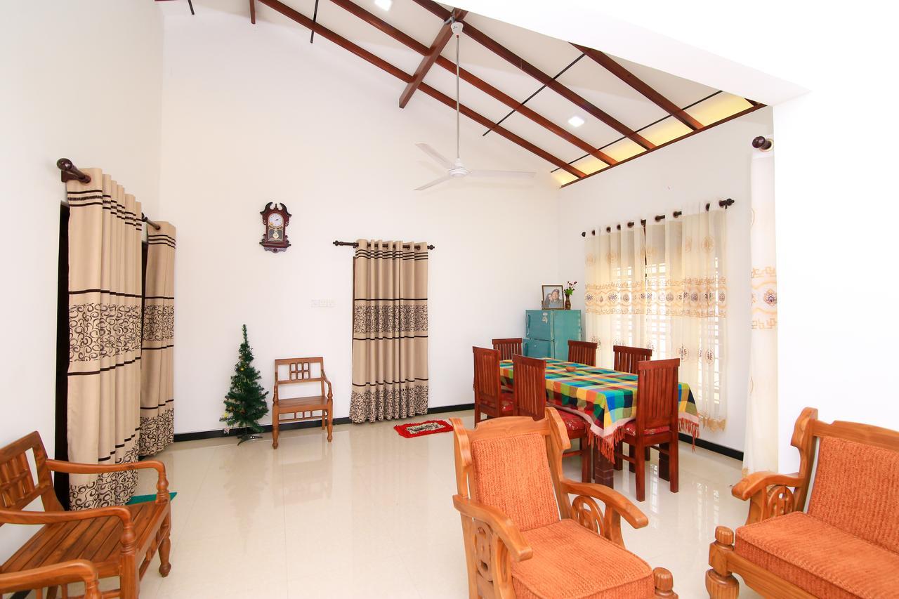 Surf Bay House Hotel Dikwella Phòng bức ảnh